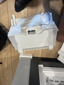 Замена двигателя обдува — холодильник Indesit