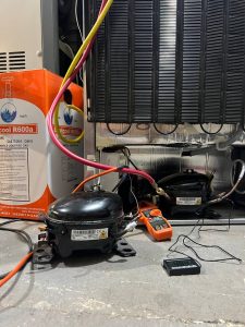 Ремонт встроенного холодильника Indesit